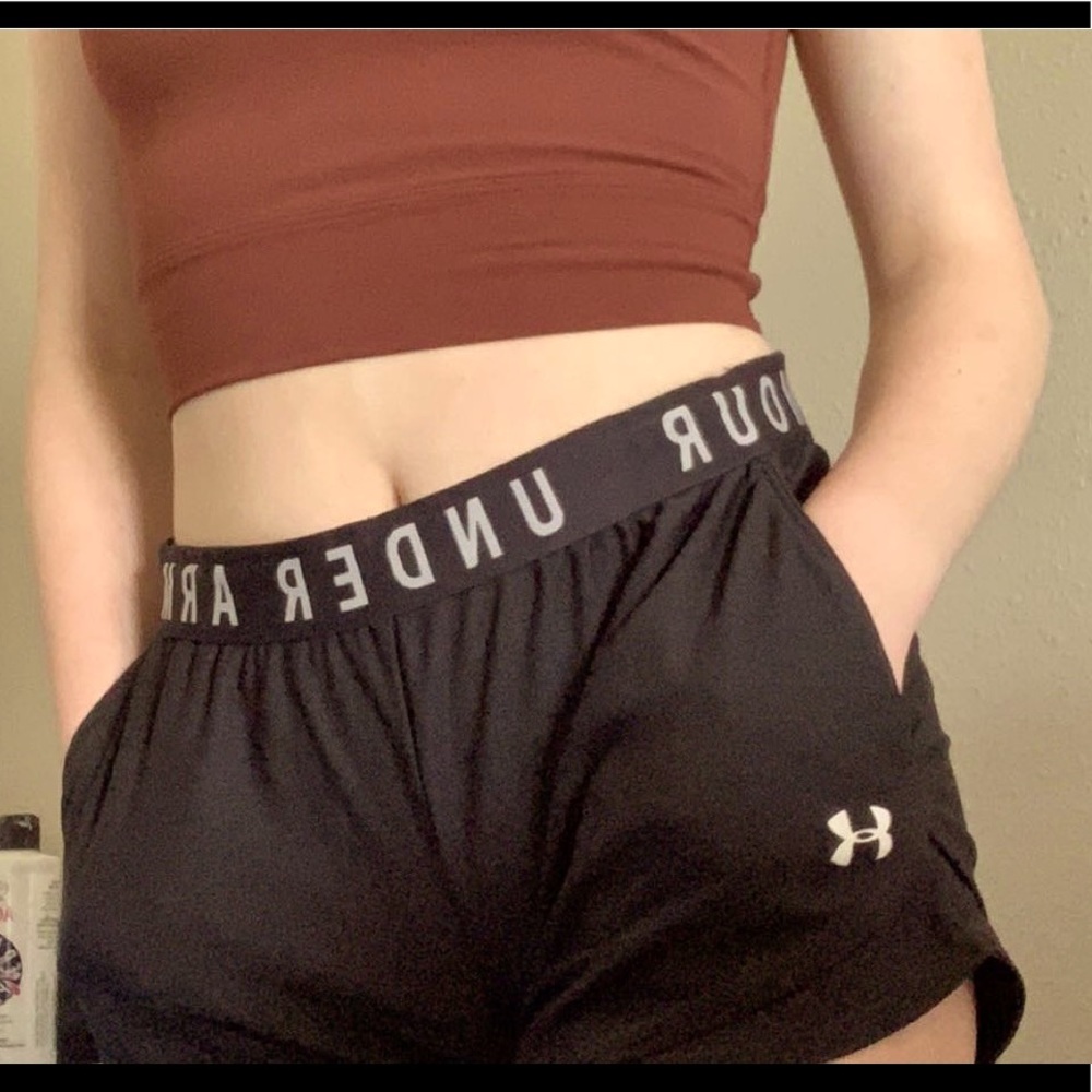 Under Armour black short